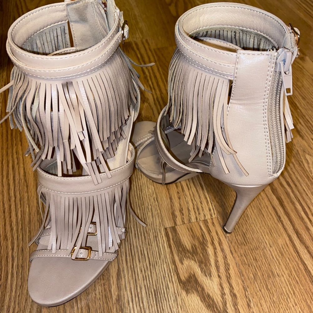 Heels - Picture 2 of 2